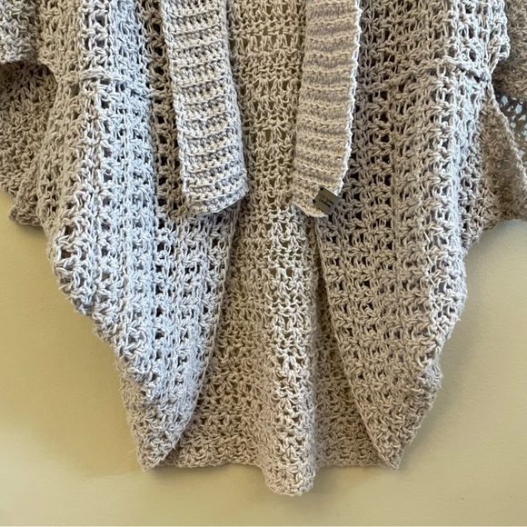 LD Yarn Creations Hand Crochet Oatmeal Grey Oversized Shrug – OS New - Picture 7 of 16